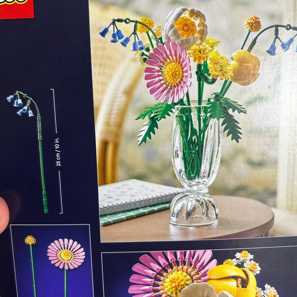 LEGO Botanicals Petite Sunny Bouquet Building Toy - DIY Floral Arrangement - Picture 4 of 4